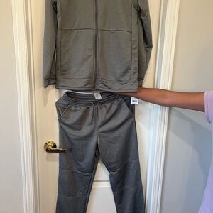 BNWT gray sport Carter’s sweatsuit size 14 kids